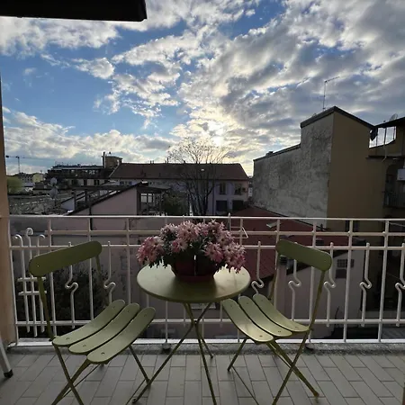 Adele In Darsena * ميلان