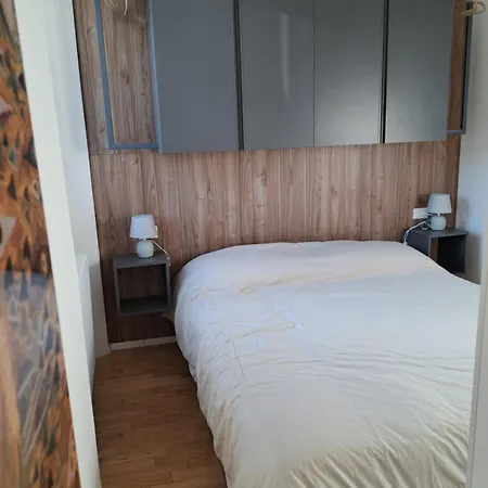 Adele In Darsena Milan