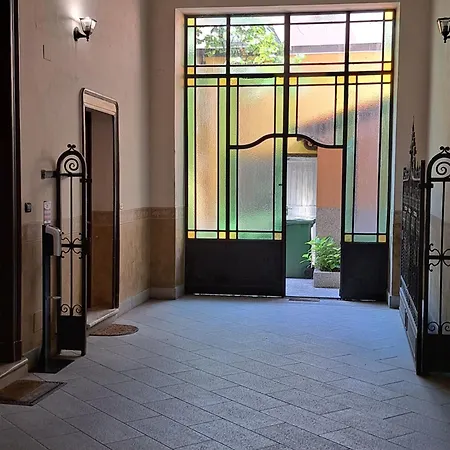 Adele In Darsena Apartment Milan